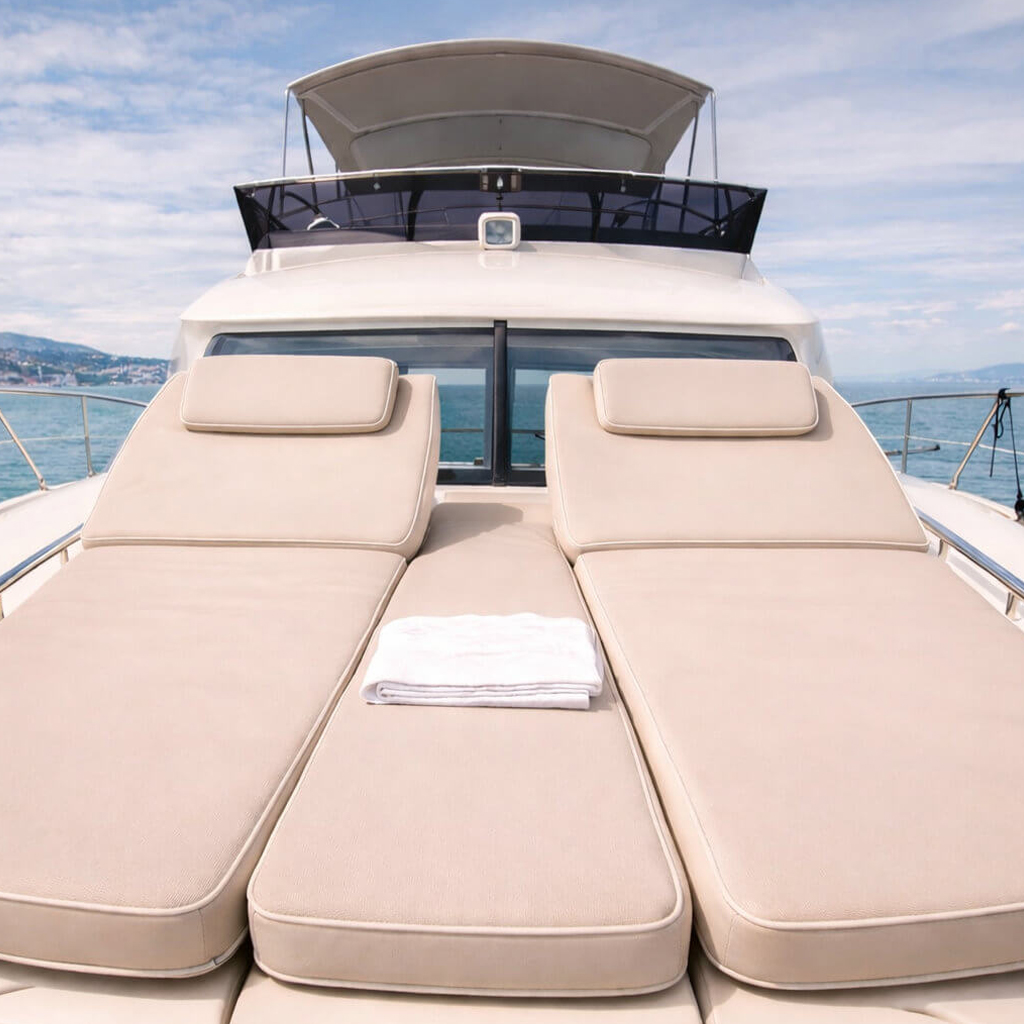 Bains de soleil & Coussins — Sellerie Nautique Cannes